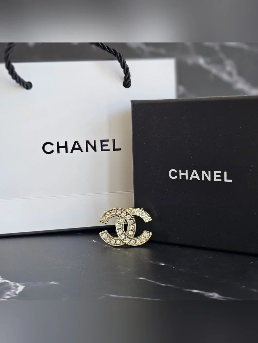 🔥 Chanel CC Brooch 🔥